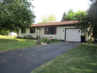 /international/us/109-pleasant-street-north-freedom-wi-110109569871/