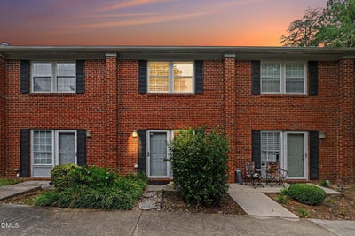 /international/us/111-coleridge-court-carrboro-nc-110120463272/