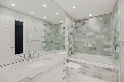 /international/us/16301-ledgemont-lane-addison-tx-110107761953/