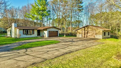 /international/us/819-cheryl-ave-tomahawk-wi-110107656350/