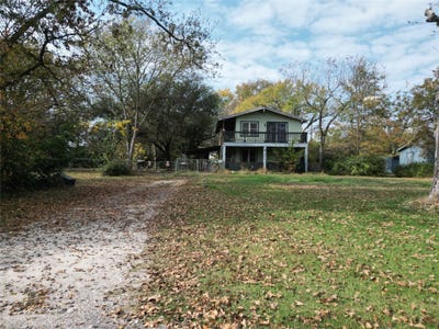 /international/us/242-club-park-court-east-tawakoni-tx-110108491336/