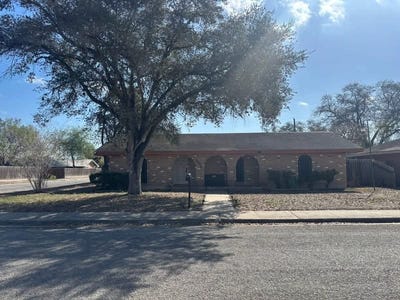 /international/us/1601-andrea-street-alice-tx-110106587632/