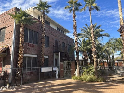 /international/us/902-e-palm-lane-phoenix-az-110108398941/