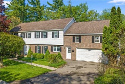 /international/us/827-skylane-terrace-endicott-ny-110108140769/