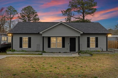 /international/us/109-matthews-street-wrens-ga-110107931272/