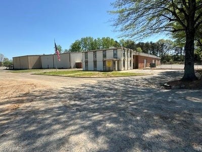 /international/us/8620-broad-street-rural-hall-nc-110091837780/