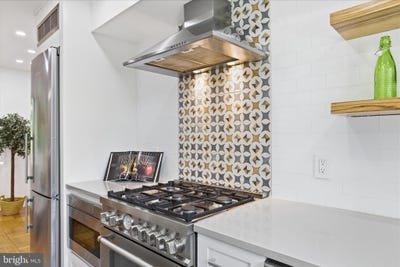 /international/us/1929-n-quaker-lane-alexandria-va-110108011800/