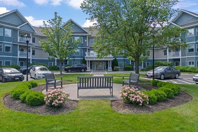 /international/us/65-hawthorne-drive-bedford-nh-110108825479/