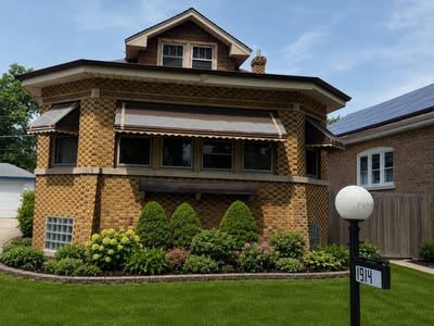 /international/us/1914-s-19th-avenue-maywood-il-110108629521/
