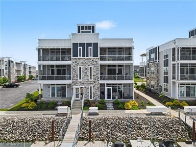 /international/us/2602-s-waterside-court-lakeside-marblehead-oh-110108614144/