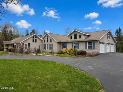 /international/us/960-olmstedville-road-north-creek-ny-110108364218/