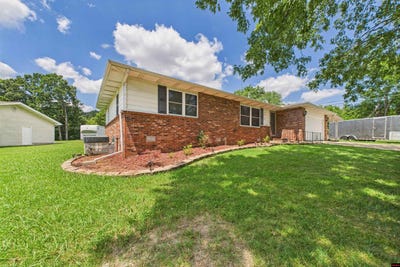 /international/us/605-broadmoor-circle-mountain-home-ar-110101402712/