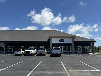 /international/us/840-black-river-drive-holland-mi-110090952288/