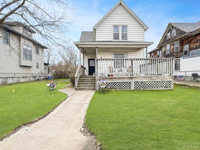/international/us/211-n-16th-street-escanaba-mi-110107873421/