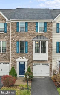/international/us/105-chamomile-court-lake-frederick-va-110104625697/
