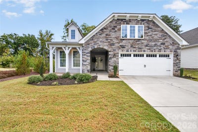 /international/us/201-picasso-lane-mount-holly-nc-110120462344/