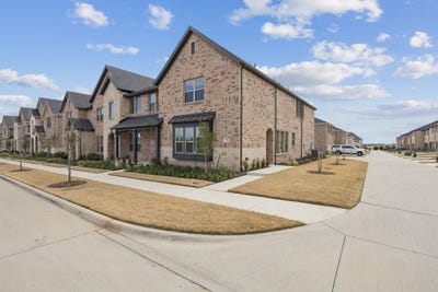 /international/us/721-4th-street-argyle-tx-110105977154/