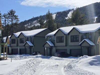/international/us/mountain-road-bridgton-me-110107614573/