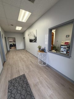 /international/us/1901-e-bennett-street-springfield-mo-110108028020/