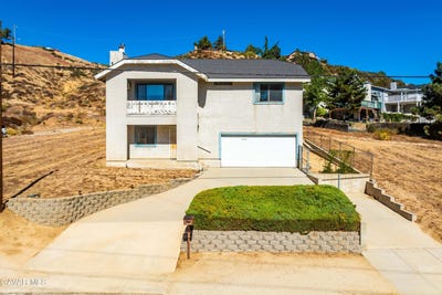 /international/us/15031-elizabeth-lake-rd-lake-hughes-ca-110120622246/
