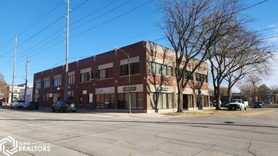 /international/us/202-1st-street-se-unit-201-mason-city-ia-110105919441/
