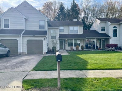/international/us/21-evergreen-drive-east-windsor-nj-110106961968/