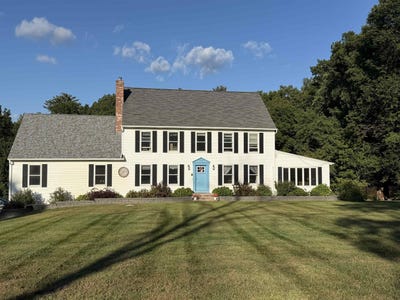 /international/us/163-exeter-road-hampton-falls-nh-110110167704/