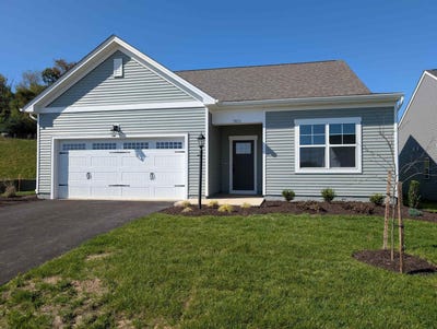 /international/us/7451-king-s-pointe-drive-fairlawn-va-110120579810/