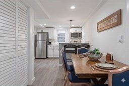 /international/us/119-brigantine-dr-falmouth-ma-110108140172/