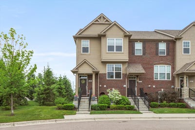 /international/us/2605-helmsdale-circle-rochester-mi-110100046939/