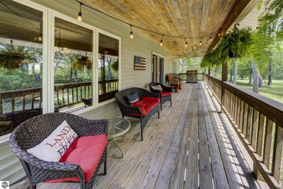 /international/us/2625-walton-road-kingsley-mi-110105392384/