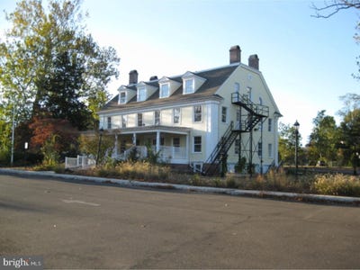 /international/us/1-clubhouse-road-browns-mills-nj-110098162358/