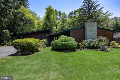 /international/us/9-s-lakeside-drive-w-medford-nj-110108538129/
