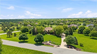 /international/us/10777-w-179th-terrace-overland-park-ks-110106919167/