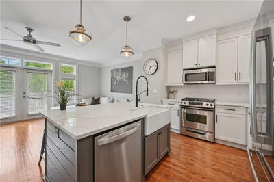 /international/us/62-high-top-point-sandy-springs-ga-110099142613/