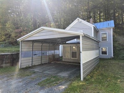 /international/us/155-state-street-windsor-vt-110120484187/