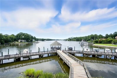 /international/us/1292-laskin-road-virginia-beach-va-110101121815/