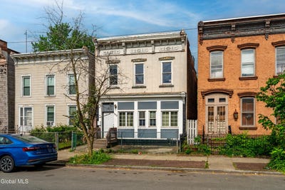 /international/us/373-3rd-street-troy-ny-110108237101/