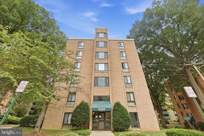 /international/us/6143-leesburg-falls-church-va-110119965612/