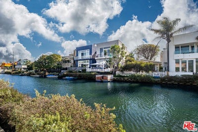 /international/us/224-linnie-canal-venice-ca-110105396885/
