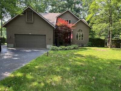 /international/us/17-pine-ridge-drive-morrisonville-ny-110100836839/