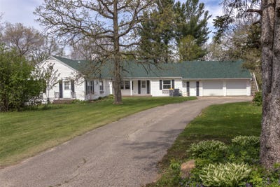 /international/us/17685-crestwood-court-galesville-wi-110107847233/