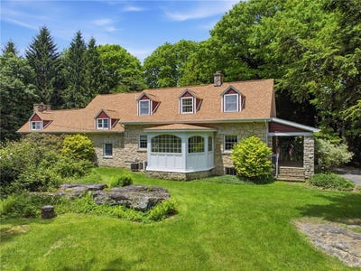 /international/us/2541-springfield-pike-connellsville-pa-110108569995/