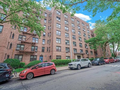 /international/us/102-12-65th-avenue-queens-ny-110100614017/