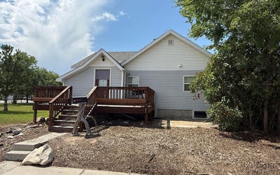 /international/us/210-n-5th-st-w-riverton-wy-110108474214/