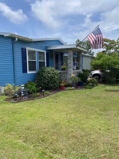 /international/us/120-queens-rd-little-river-sc-110108280316/