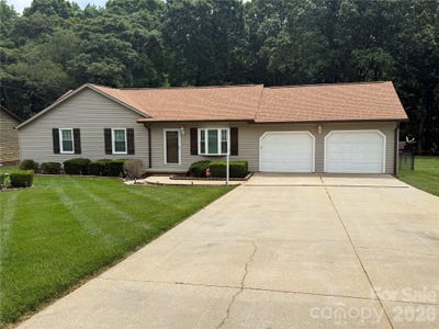 /international/us/812-whites-farm-road-statesville-nc-110108445531/