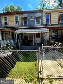 /international/us/11-race-street-trenton-nj-110108355485/
