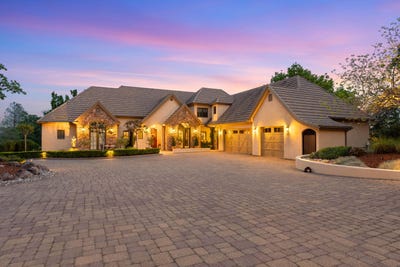 /international/us/16300-canto-de-las-lupine-drive-redding-ca-110097361786/