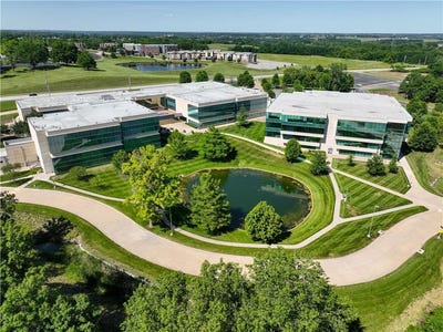 /international/us/4802-mitchell-avenue-st-joseph-mo-110092592279/
